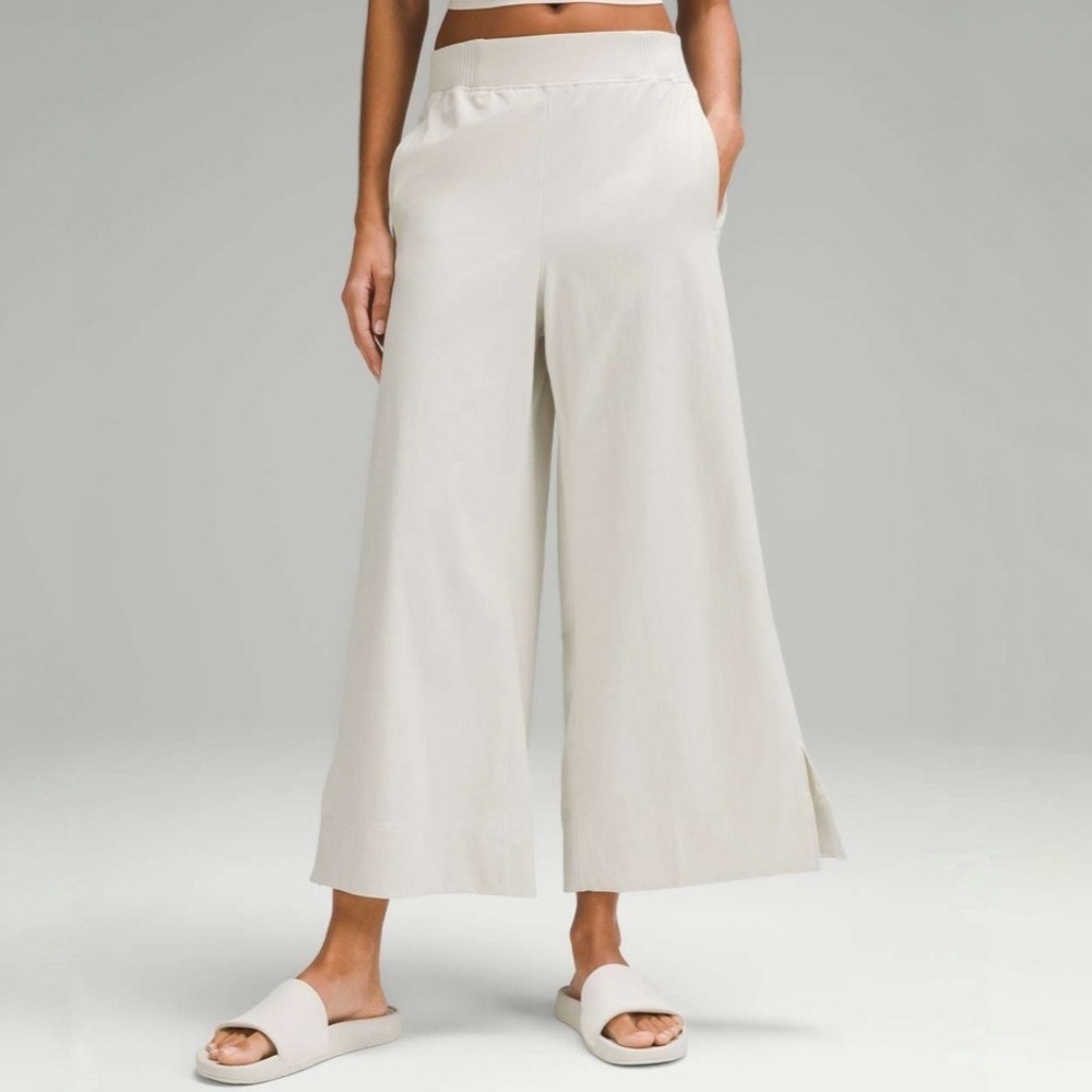 Lululemon | Stretch Woven Wide leg High Rise Cropped Pant Bone Size XL